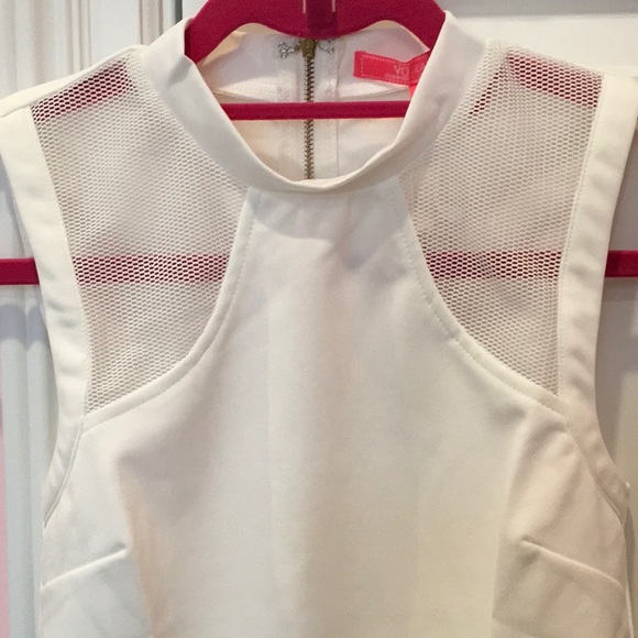 VO Jeans NWT White Crop Mesh Cut Out Tank Sz S/0 - Picture 2 of 6